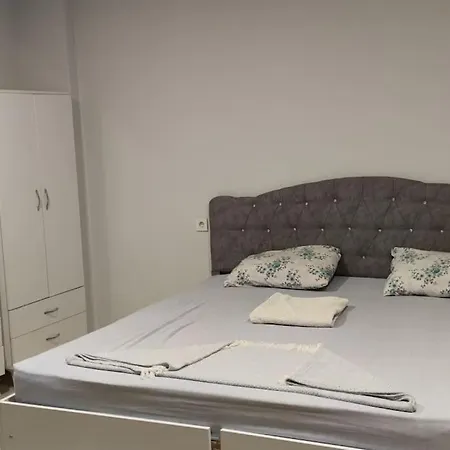 Apartment Midtown 303 *